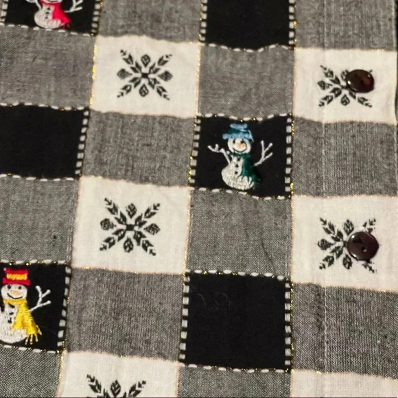 Victoria Jones Woman Holiday Button-Down Shirt – 2X - Picture 4 of 10